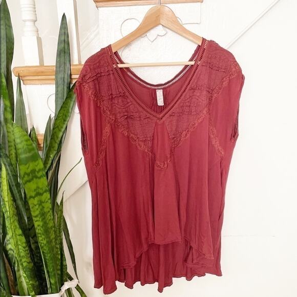 Free People Abigail Lace-Detail Short Sleeve V-neck maroon sz S - Picture 2 of 9